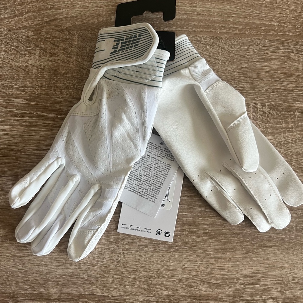 NWT - Nike Alpha Huarache Edge Batting Gloves - Size Medium